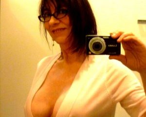 Sweet-Secret-MILF